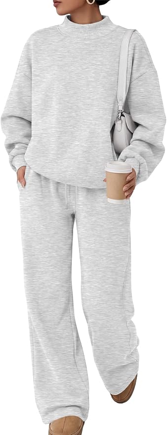 Conjunto lounge gris claro de sudadera y pantalón
