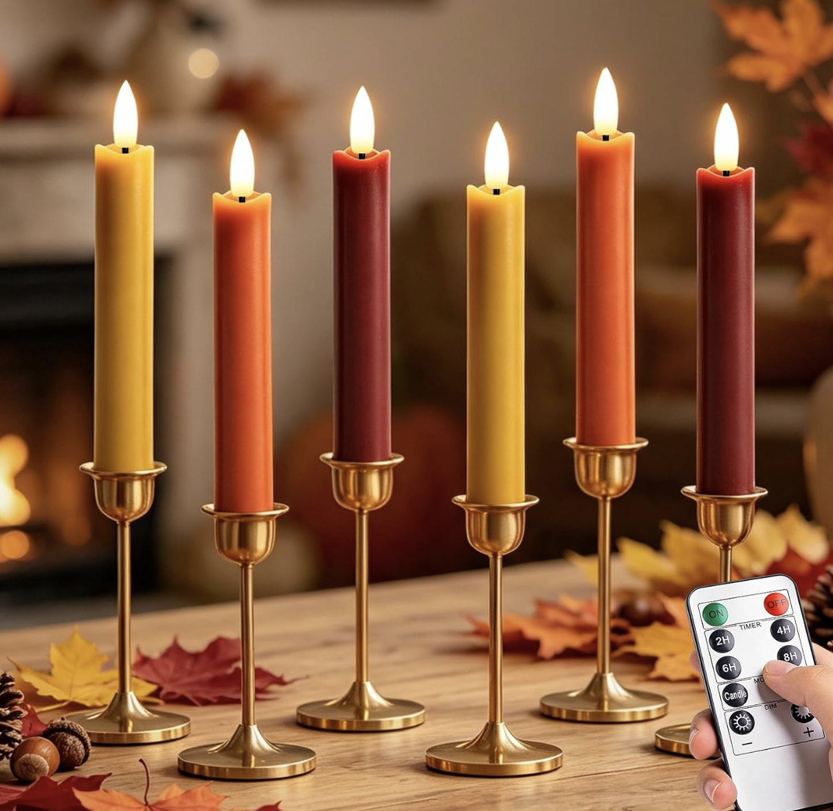 Set de seis velas taper flameless en tonos bordeaux, terracota y caramelo con control remoto