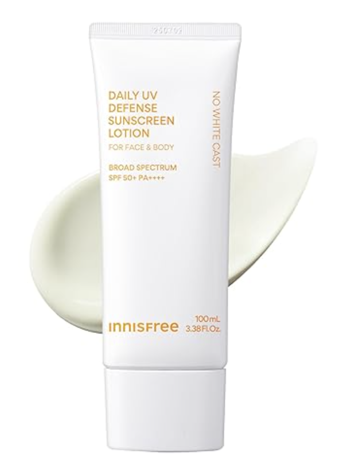 Tubo blanco del protector solar innisfree Daily UV Defense Sunscreen SPF 50+ PA++++